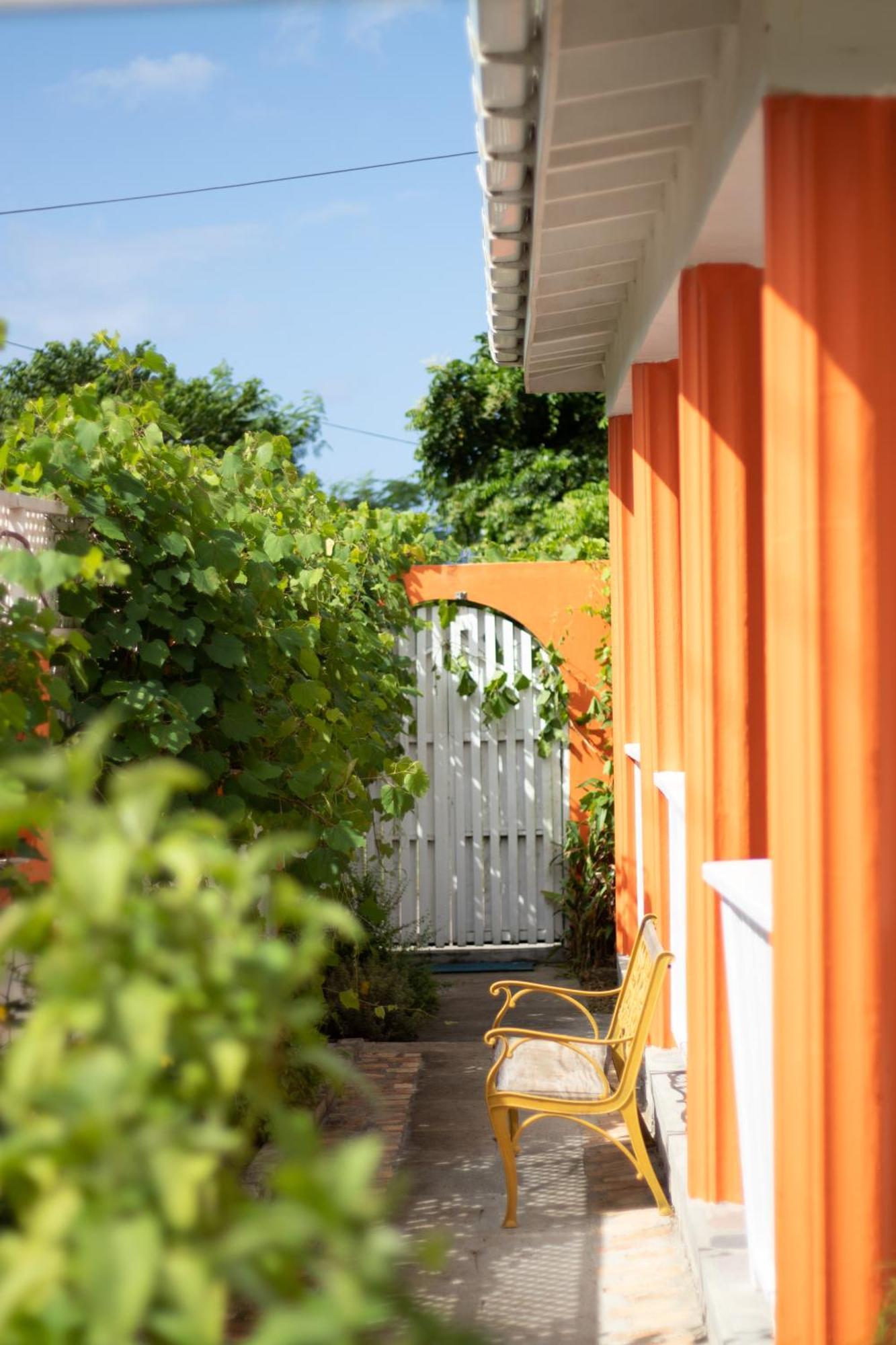 Frenz Coconut Suites 4 Soufriere Exterior photo